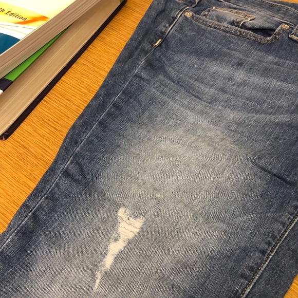 Gap Light Washed Jeans - Picture 6 of 6